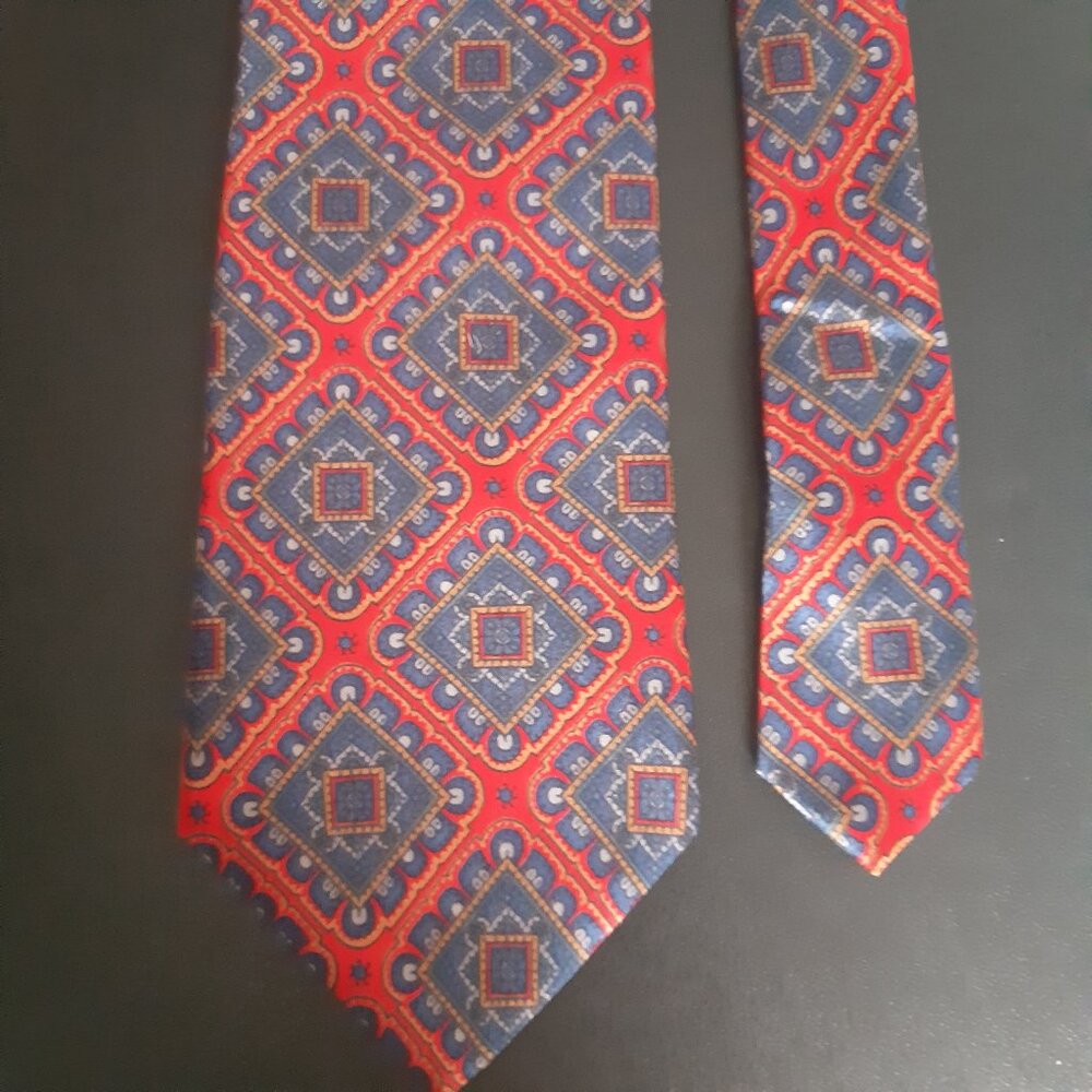 ⚡️BUY 3 for $55⚡️ Grafton & Co Silk Men's Tie, Ornate Square Multicolour Pattern - Picture 4 of 16
